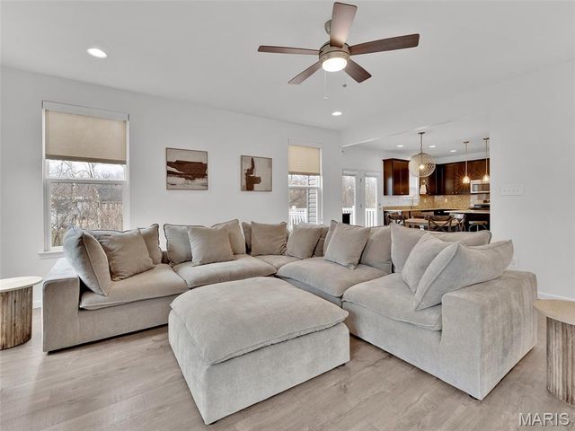 1018 Konert Lake Drive, Fenton, MO 63026