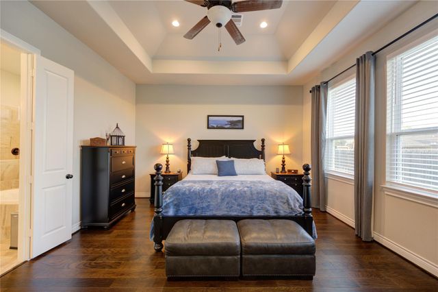 441 Hunters Crossing Drive, Sealy, TX 77474