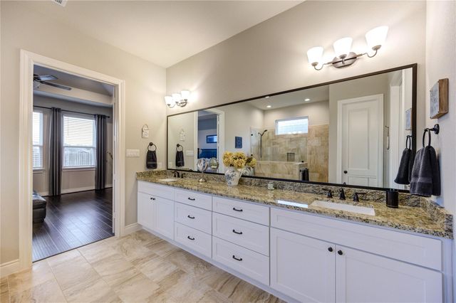 441 Hunters Crossing Drive, Sealy, TX 77474