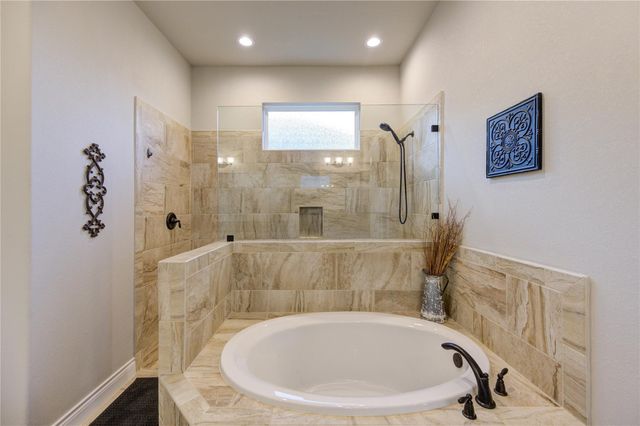 441 Hunters Crossing Drive, Sealy, TX 77474