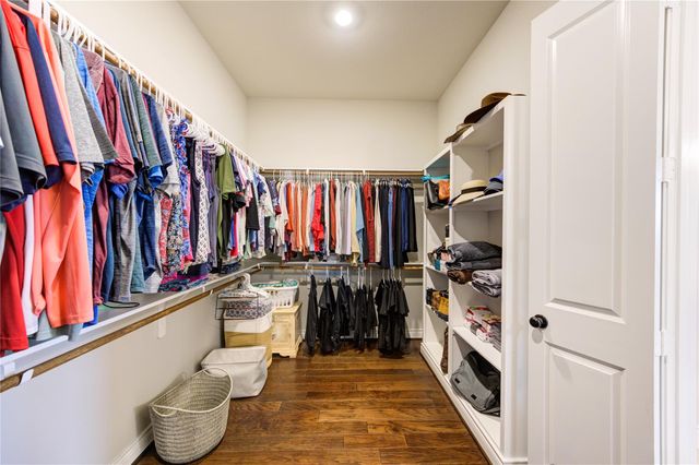 441 Hunters Crossing Drive, Sealy, TX 77474