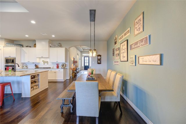 441 Hunters Crossing Drive, Sealy, TX 77474