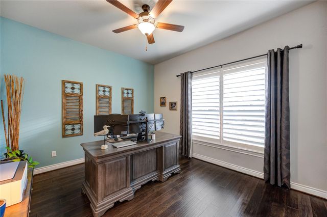 441 Hunters Crossing Drive, Sealy, TX 77474