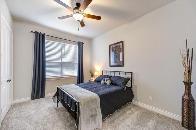 441 Hunters Crossing Drive, Sealy, TX 77474