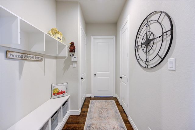 441 Hunters Crossing Drive, Sealy, TX 77474