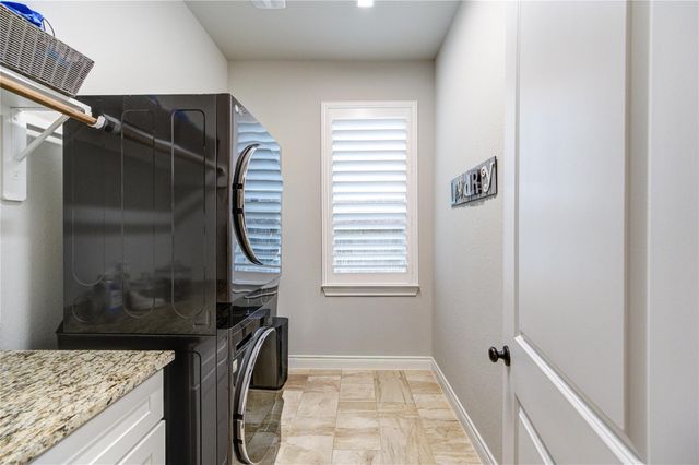 441 Hunters Crossing Drive, Sealy, TX 77474