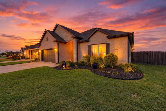 441 Hunters Crossing Drive, Sealy, TX 77474