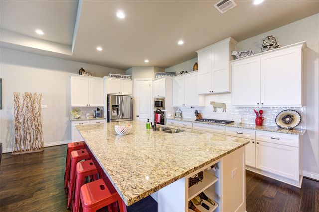 441 Hunters Crossing Drive, Sealy, TX 77474