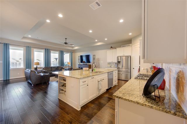 441 Hunters Crossing Drive, Sealy, TX 77474