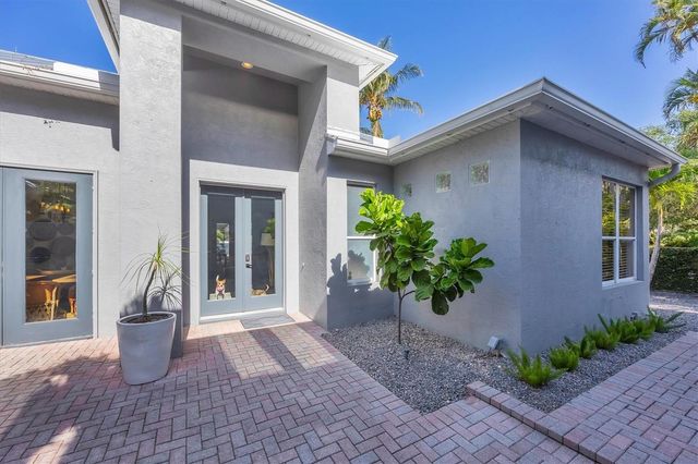 4505 CAMINO REAL, Sarasota, FL 34231