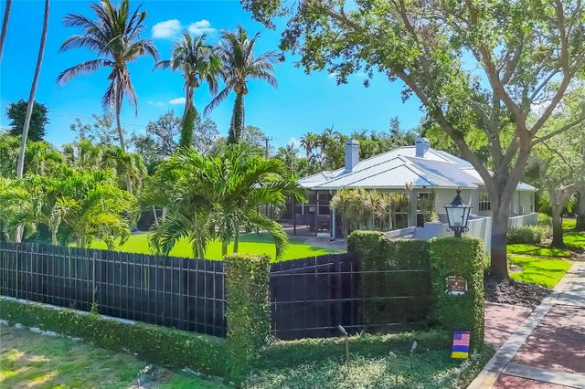 4505 CAMINO REAL, Sarasota, FL 34231