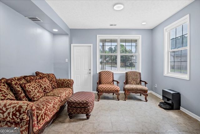 141 Windcroft Circle, Acworth, GA 30101