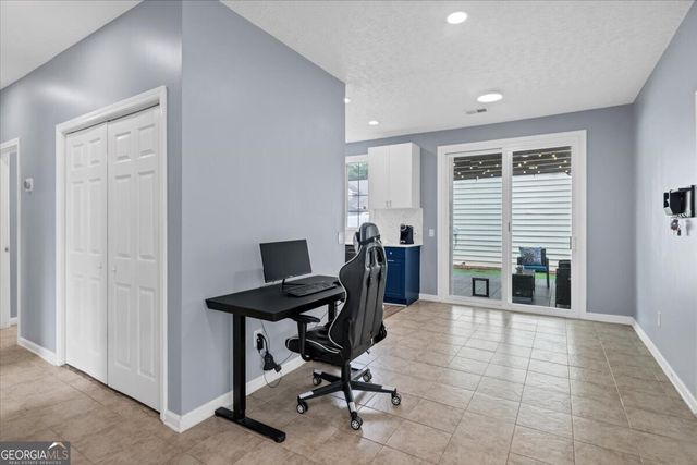 141 Windcroft Circle, Acworth, GA 30101