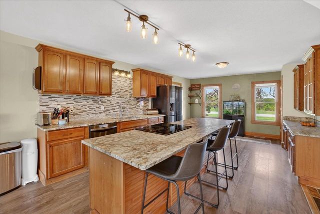 8632 N Stone Farm Road, Edgerton, WI 53534