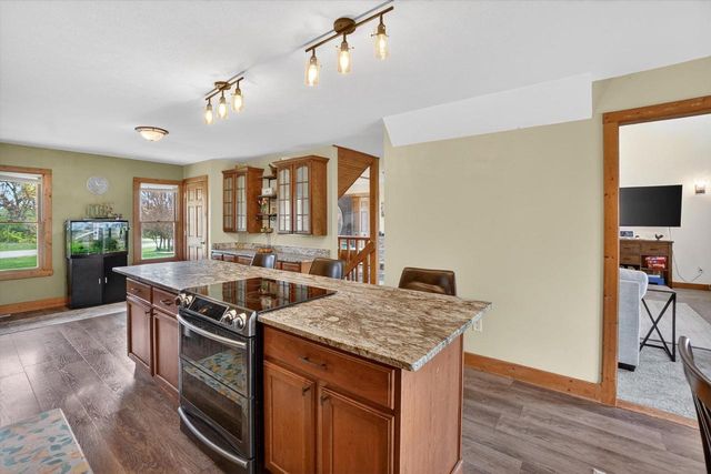 8632 N Stone Farm Road, Edgerton, WI 53534