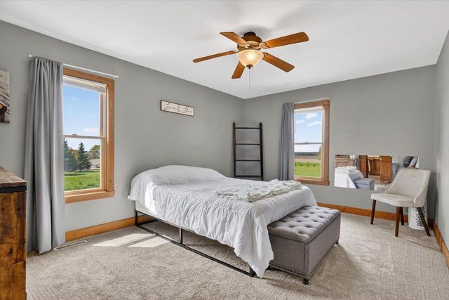 8632 N Stone Farm Road, Edgerton, WI 53534