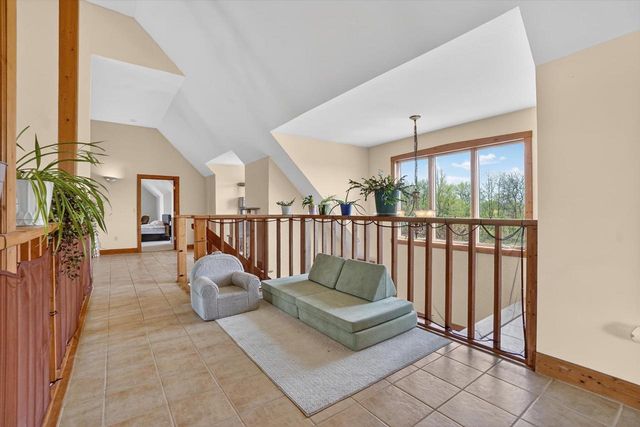 8632 N Stone Farm Road, Edgerton, WI 53534