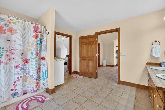 8632 N Stone Farm Road, Edgerton, WI 53534