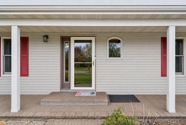 8632 N Stone Farm Road, Edgerton, WI 53534