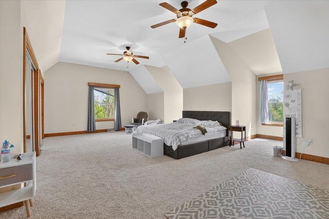 8632 N Stone Farm Road, Edgerton, WI 53534