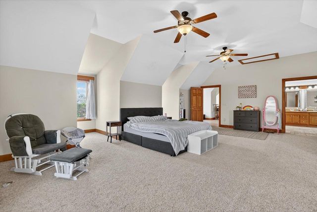 8632 N Stone Farm Road, Edgerton, WI 53534