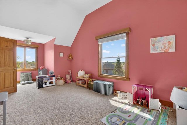 8632 N Stone Farm Road, Edgerton, WI 53534
