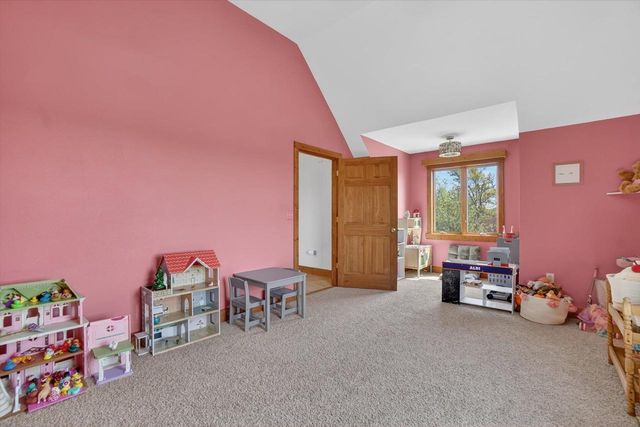 8632 N Stone Farm Road, Edgerton, WI 53534