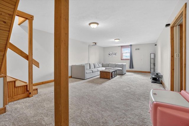 8632 N Stone Farm Road, Edgerton, WI 53534