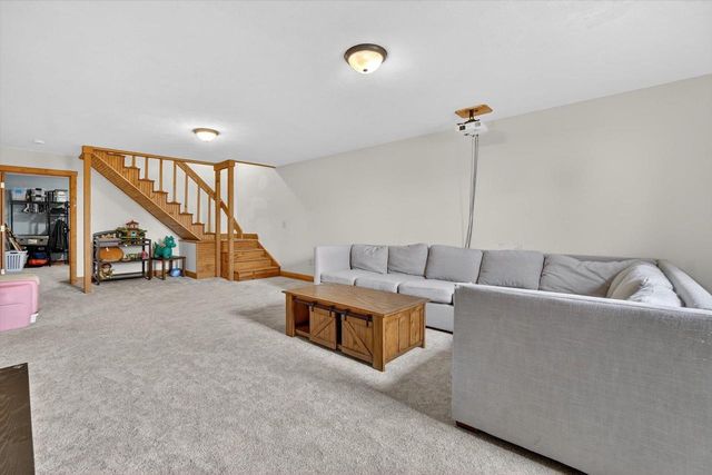 8632 N Stone Farm Road, Edgerton, WI 53534