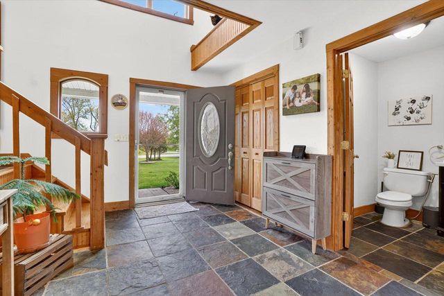 8632 N Stone Farm Road, Edgerton, WI 53534