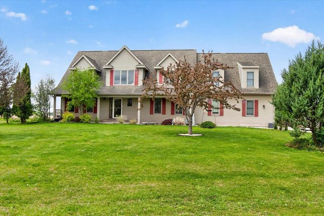 8632 N Stone Farm Road, Edgerton, WI 53534