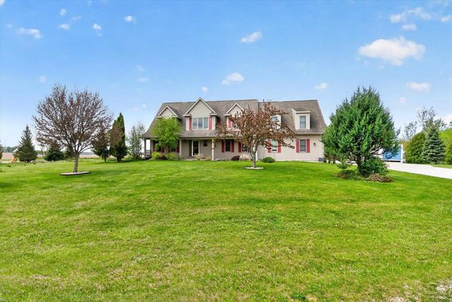 8632 N Stone Farm Road, Edgerton, WI 53534