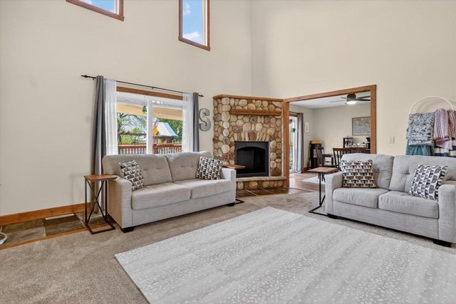 8632 N Stone Farm Road, Edgerton, WI 53534