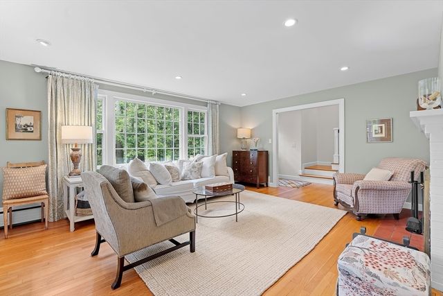 37 Moore Rd, Wayland, MA 01778