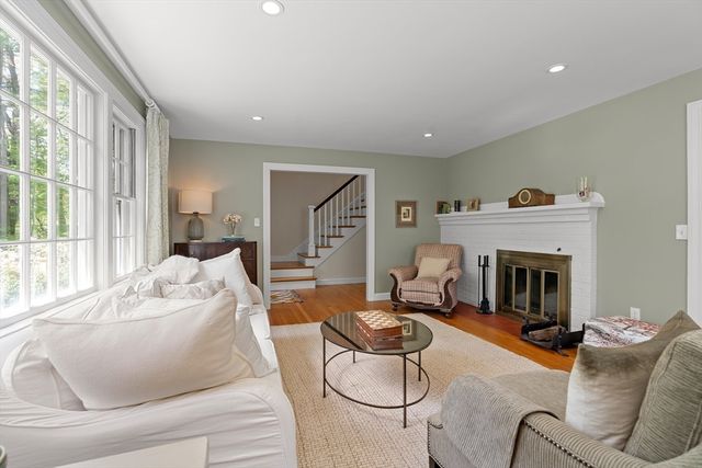 37 Moore Rd, Wayland, MA 01778