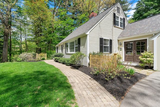 37 Moore Rd, Wayland, MA 01778