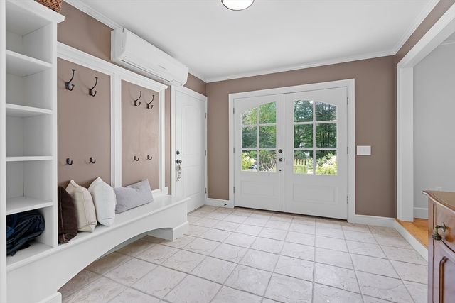 37 Moore Rd, Wayland, MA 01778
