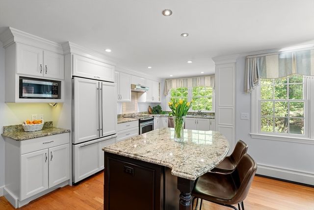 37 Moore Rd, Wayland, MA 01778