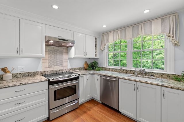 37 Moore Rd, Wayland, MA 01778