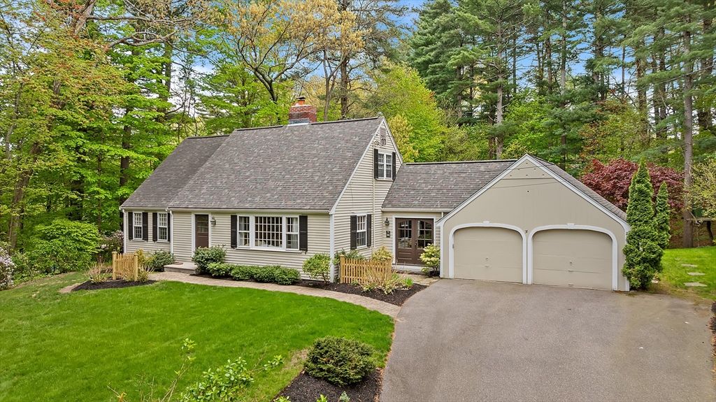37 Moore Rd, Wayland, MA 01778