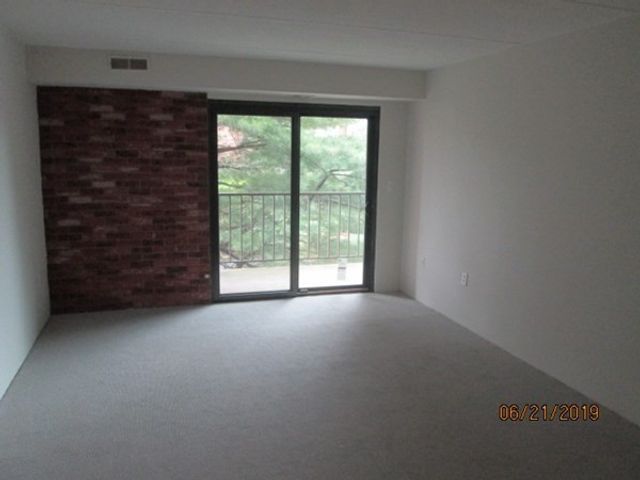 146 Marble 307, Stoneham, MA 02180