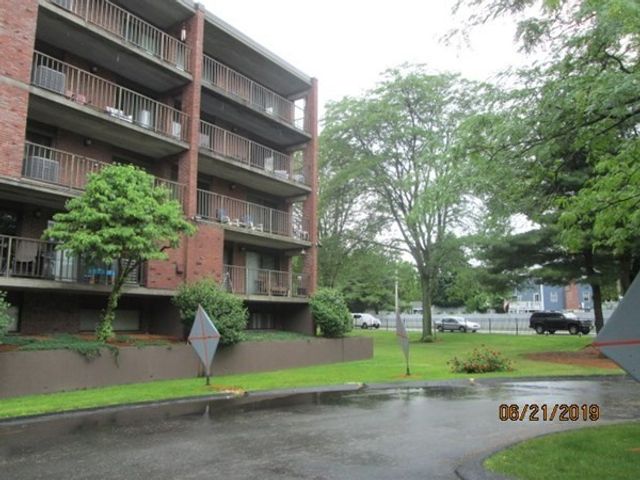 146 Marble 307, Stoneham, MA 02180