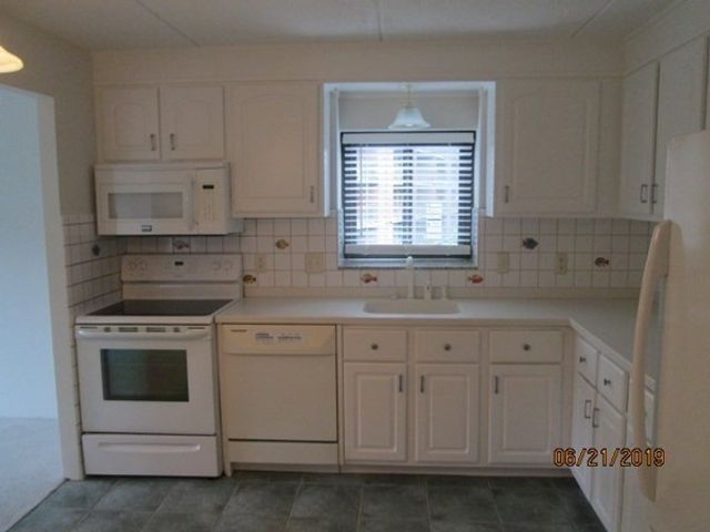146 Marble 307, Stoneham, MA 02180
