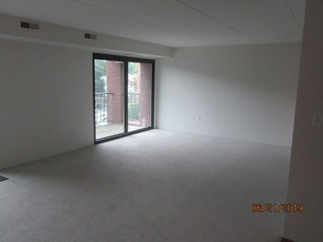 146 Marble 307, Stoneham, MA 02180