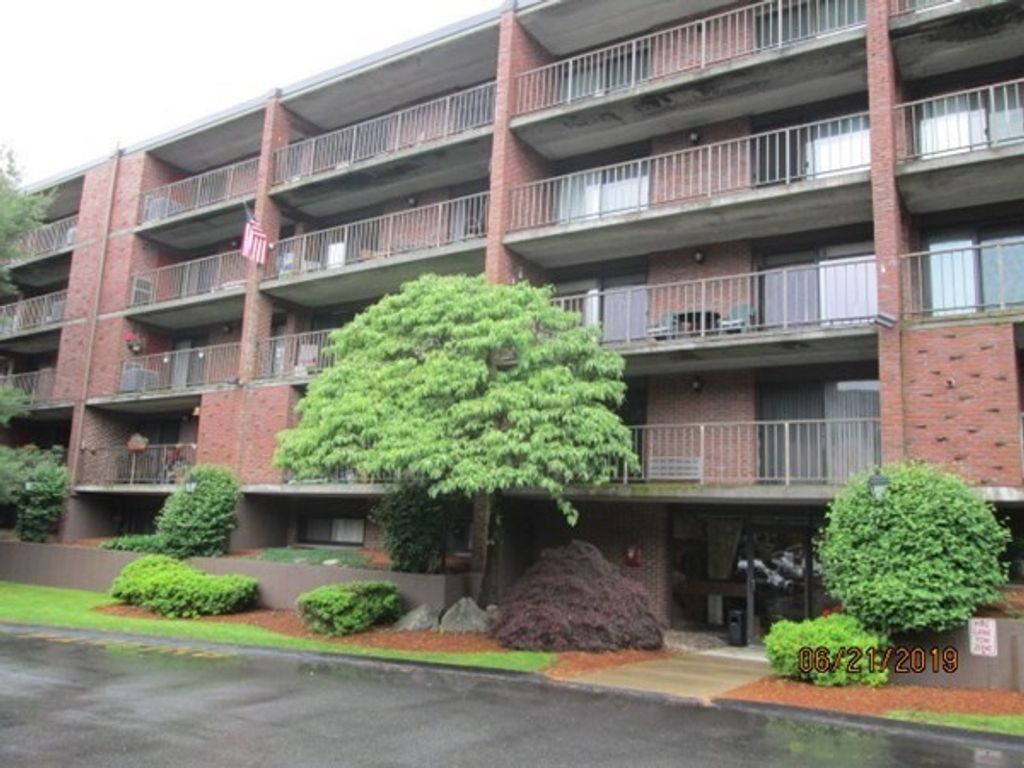 146 Marble 307, Stoneham, MA 02180