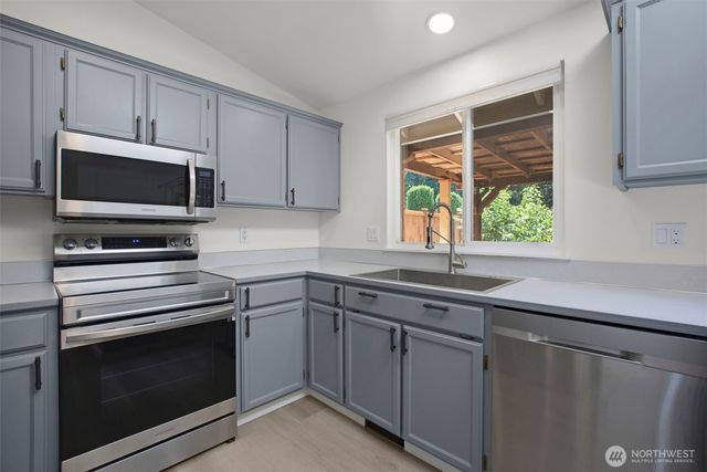 21141 SE 278th Way, Maple Valley, WA 98038