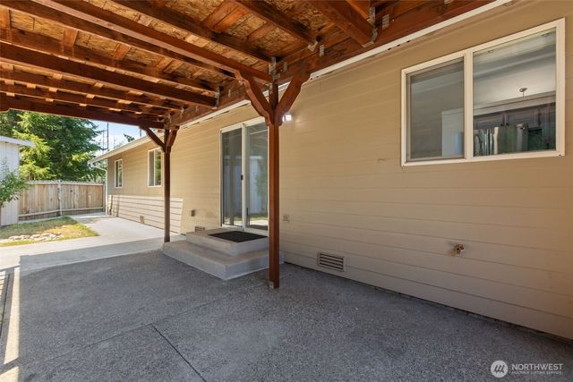 21141 SE 278th Way, Maple Valley, WA 98038