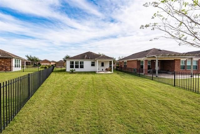 614 Shoreside Drive, Richmond, TX 77469