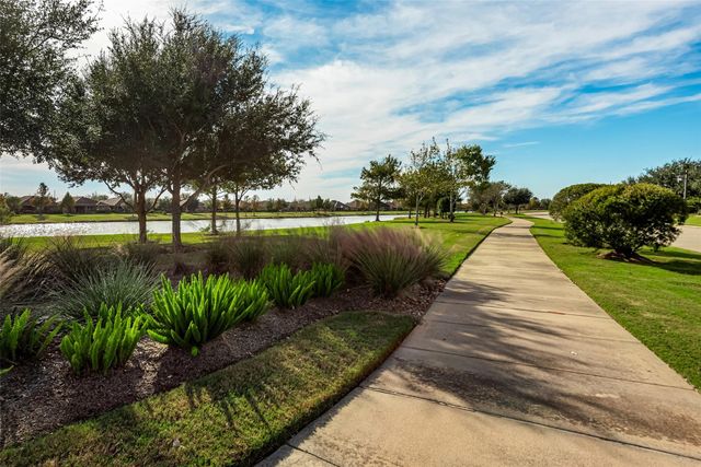 614 Shoreside Drive, Richmond, TX 77469