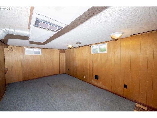 11425 Ne SHAVER St, Portland, OR 97220